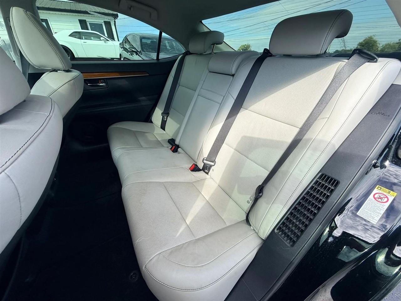 Lexus ES 300h Sedan 2014