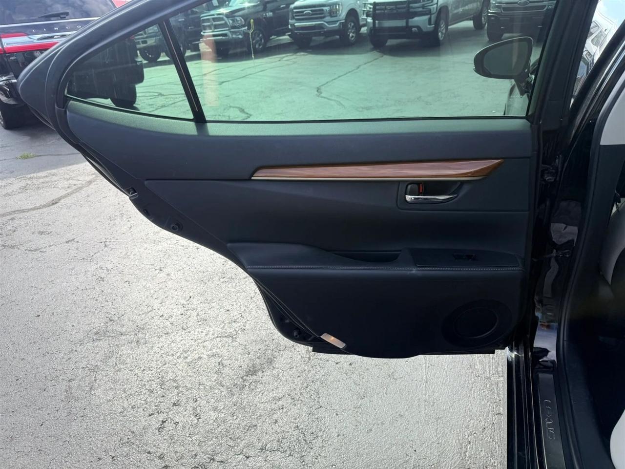 Lexus ES 300h Sedan 2014
