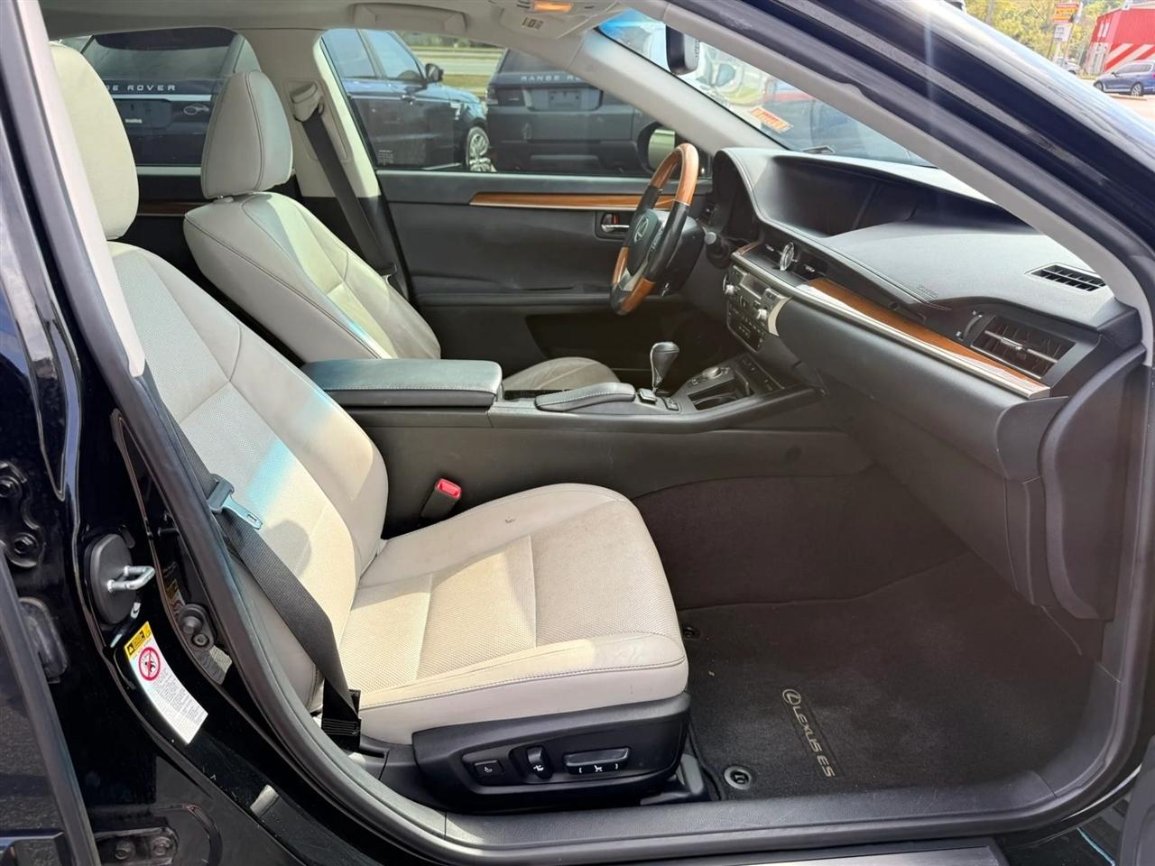 Lexus ES 300h Sedan 2014