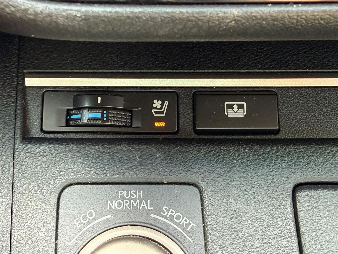 Lexus ES 300h Sedan 2014