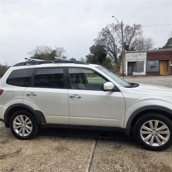 Subaru Forester 2.5X Limited 2011