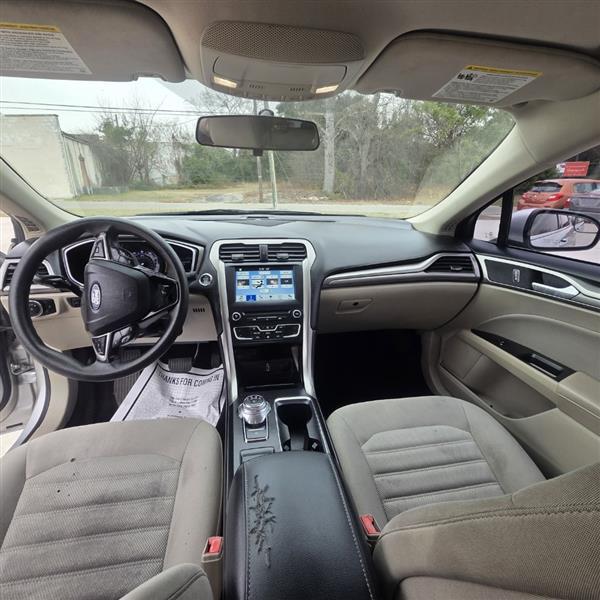 Ford Fusion SE 2017