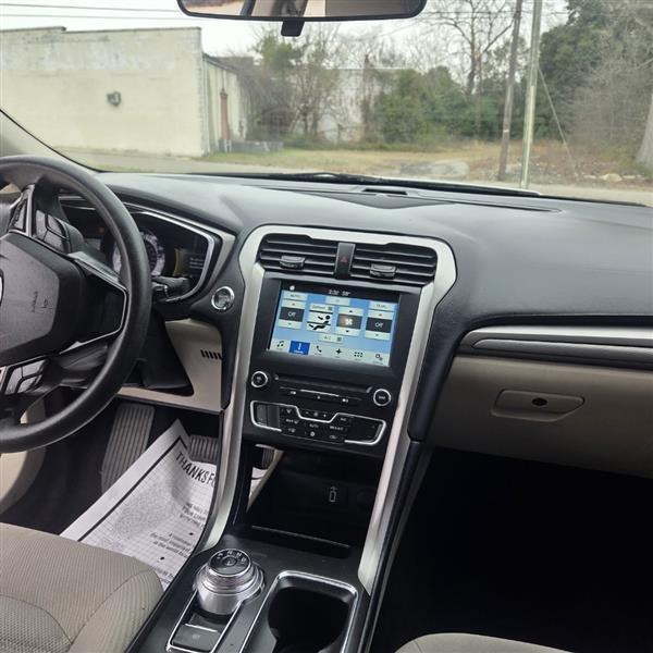 Ford Fusion SE 2017