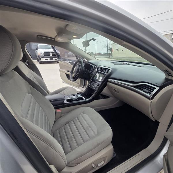 Ford Fusion SE 2017