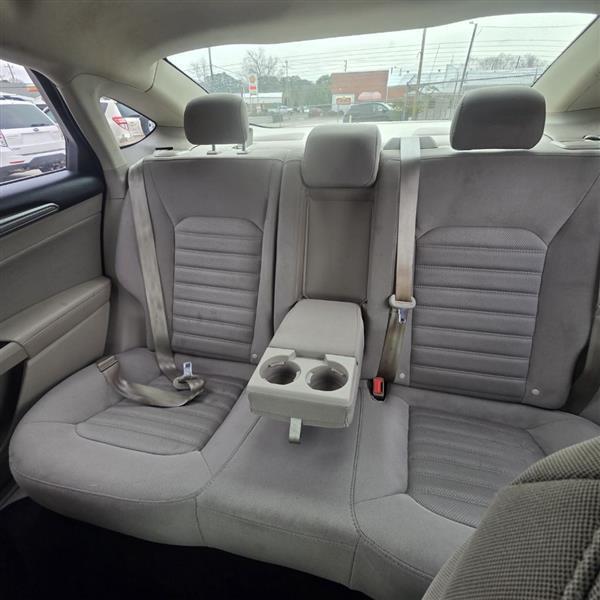 Ford Fusion SE 2017
