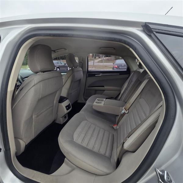 Ford Fusion SE 2017