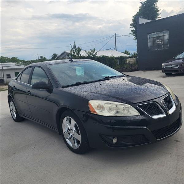 Pontiac G6 Base 2010