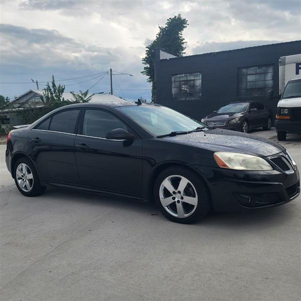 Pontiac G6 Base 2010