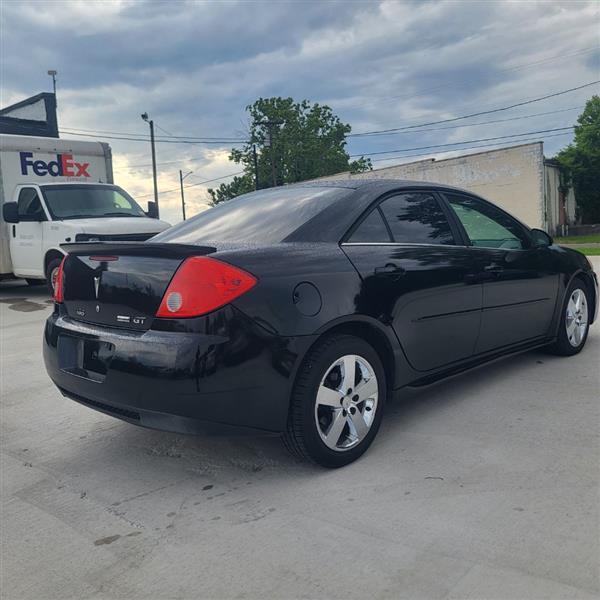 Pontiac G6 Base 2010