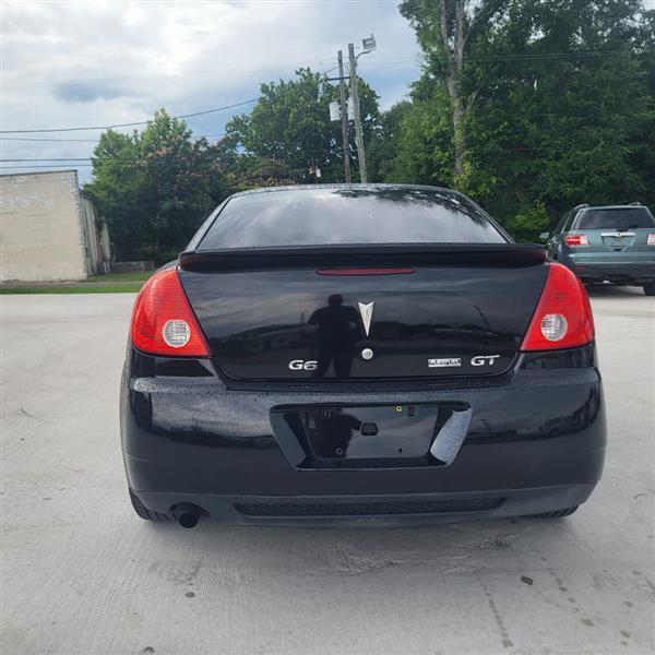 Pontiac G6 Base 2010