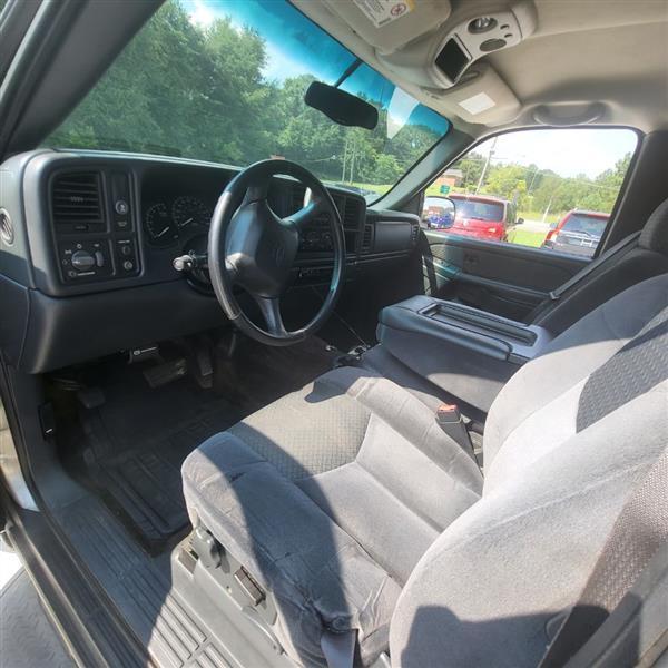 Chevrolet Avalanche 1500 2WD 2002