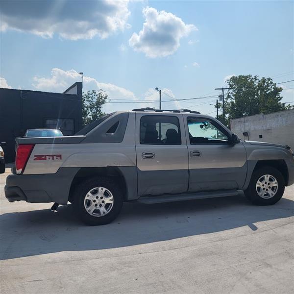Chevrolet Avalanche 1500 2WD 2002