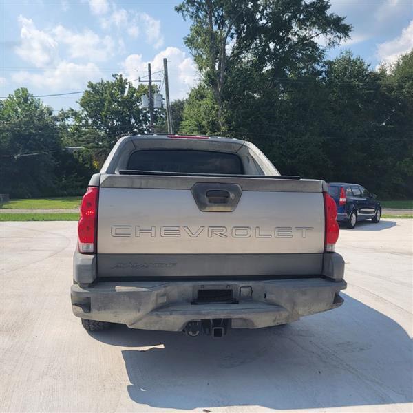Chevrolet Avalanche 1500 2WD 2002