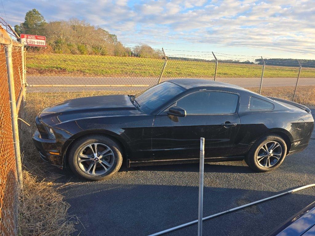 2013 Ford Mustang V6 Coupe