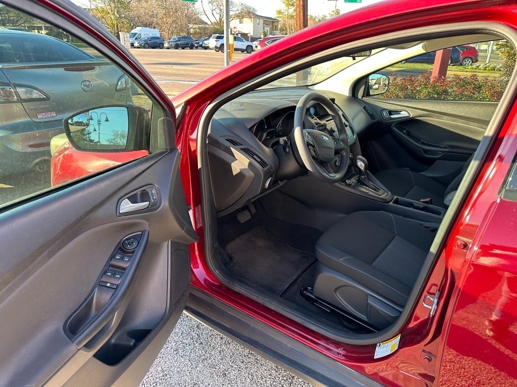 Ford Focus SE Sedan 2017