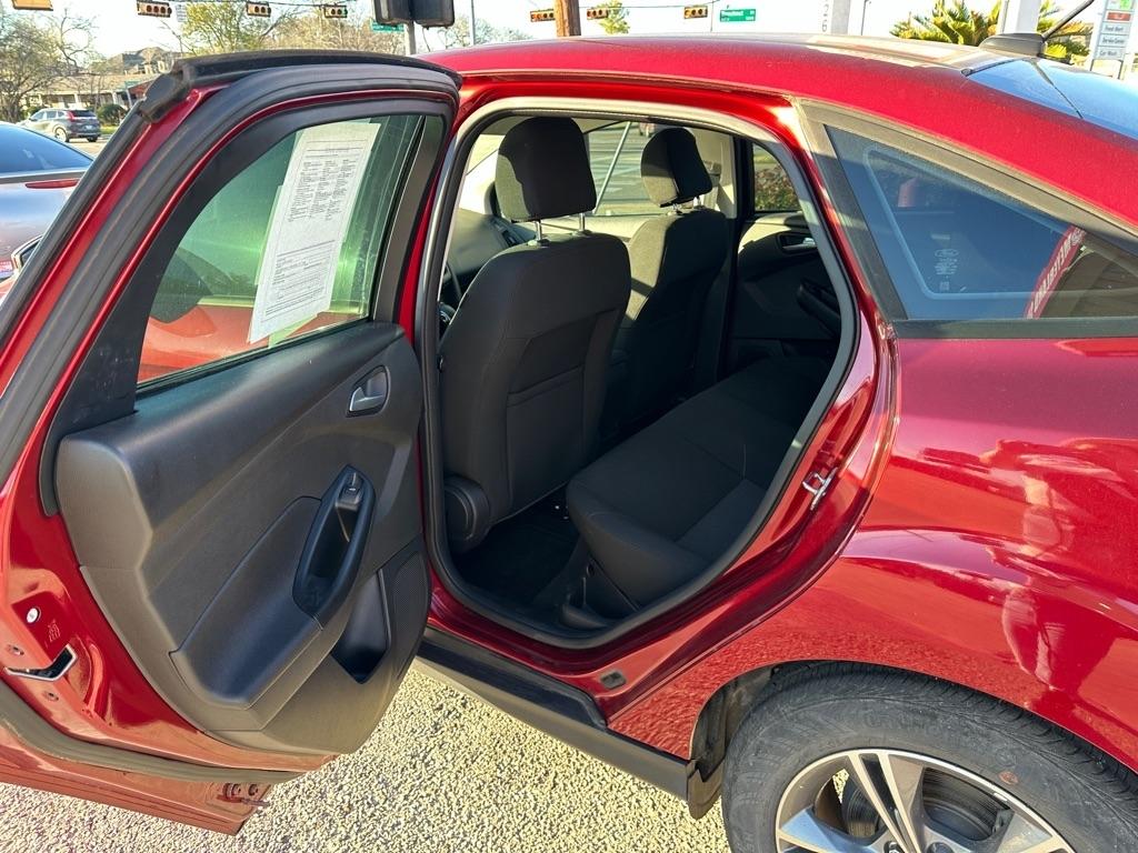 Ford Focus SE Sedan 2017