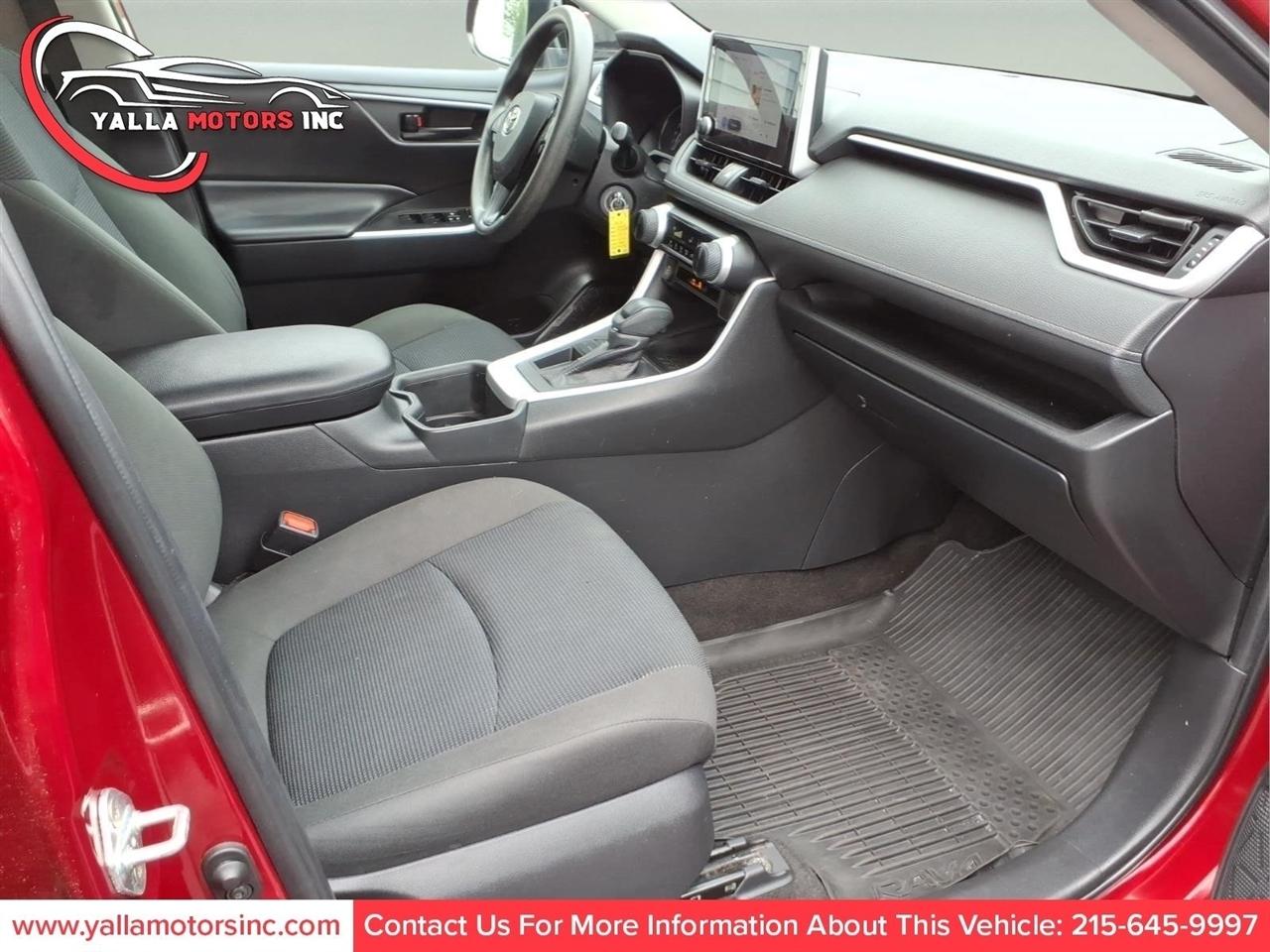 Toyota RAV4 LE 2023