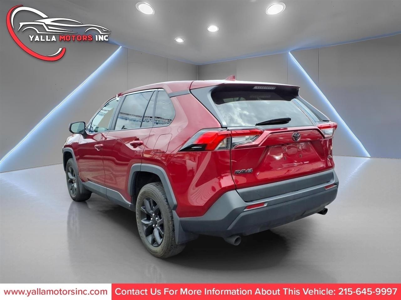 Toyota RAV4 LE 2023