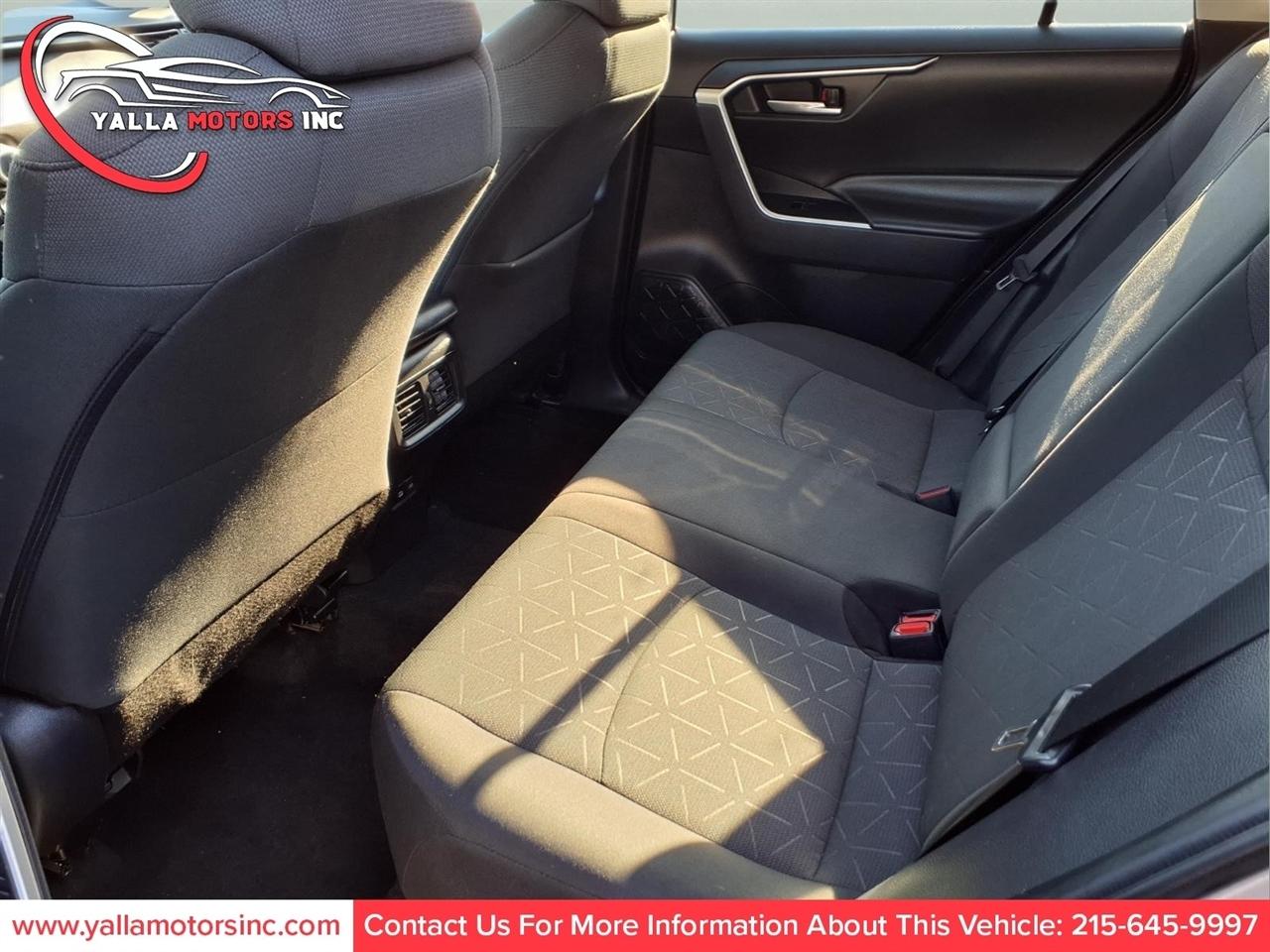 Toyota RAV4 XLE 2023