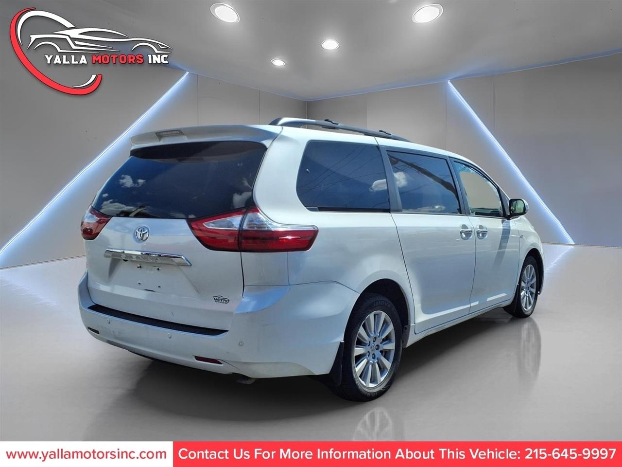 Toyota Sienna XLE 7-Passenger AWD 2017