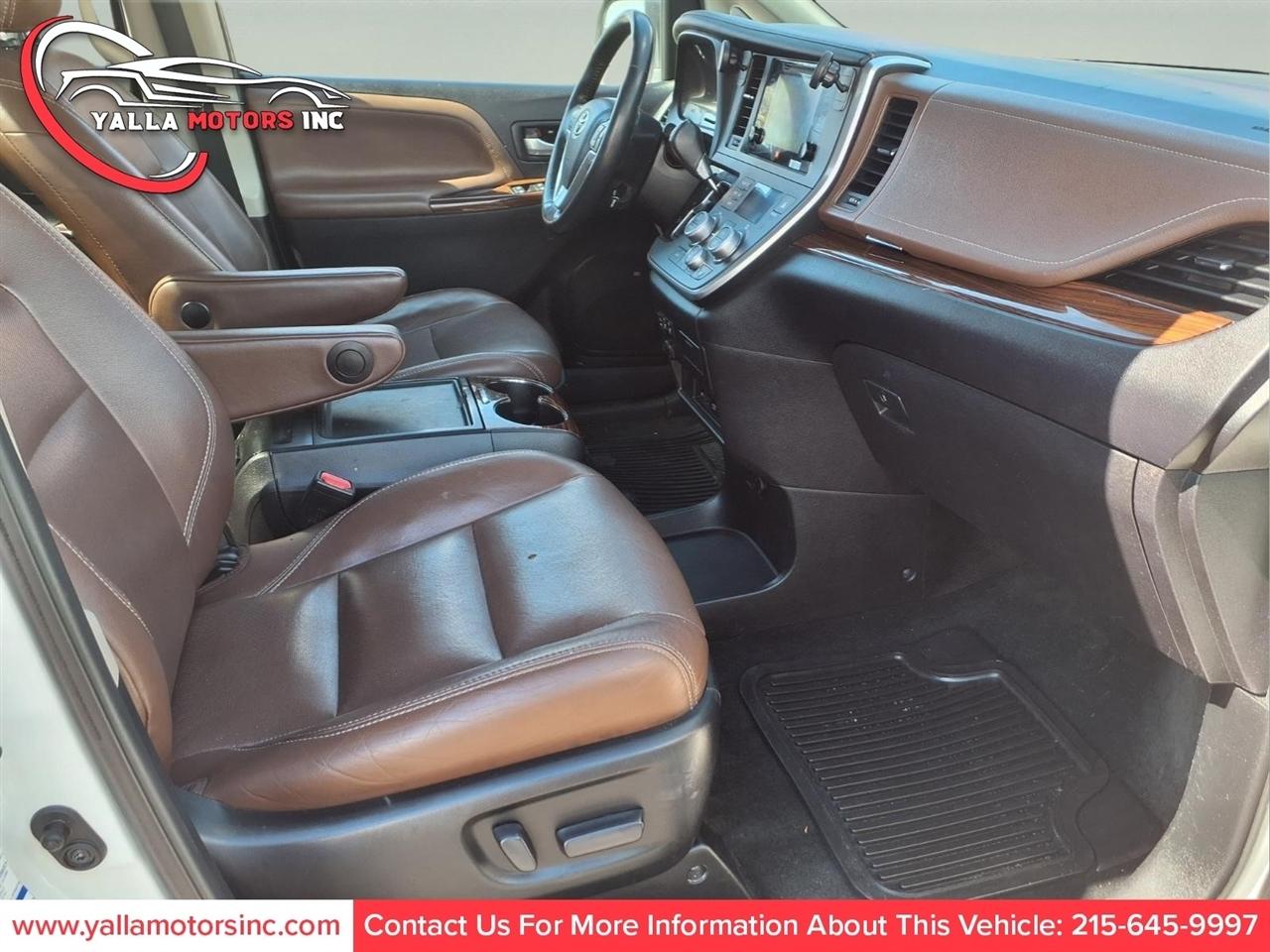 Toyota Sienna XLE 7-Passenger AWD 2017