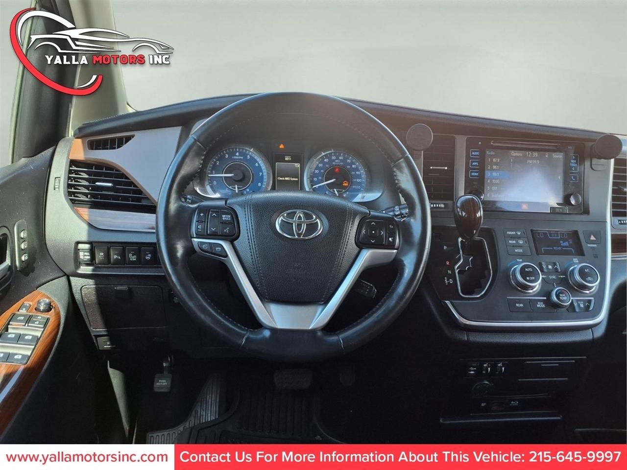 Toyota Sienna XLE 7-Passenger AWD 2017