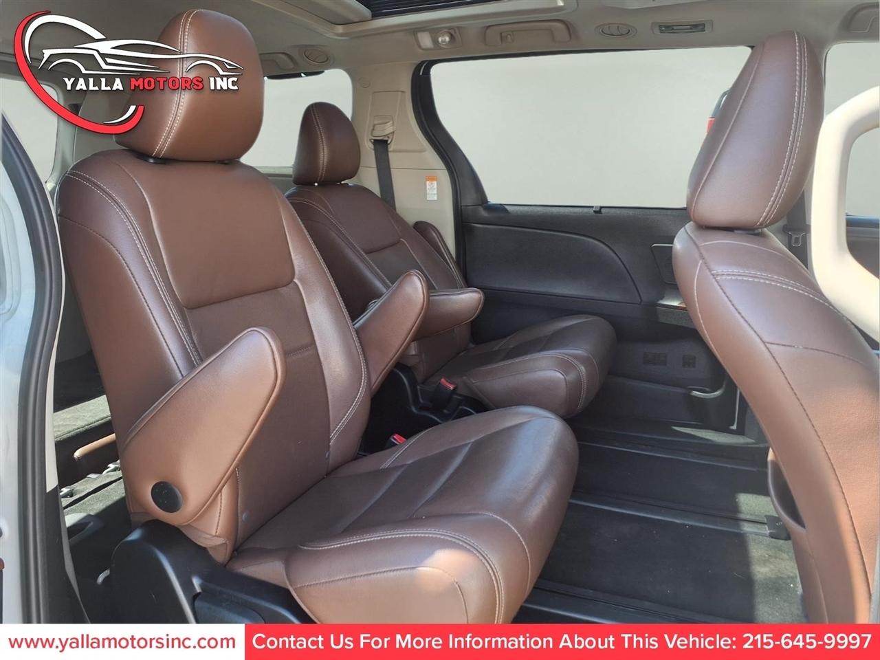 Toyota Sienna XLE 7-Passenger AWD 2017