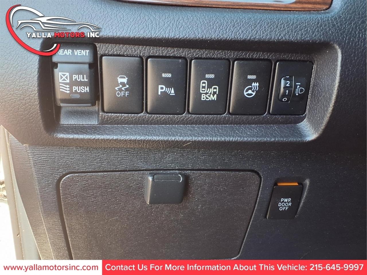 Toyota Sienna XLE 7-Passenger AWD 2017