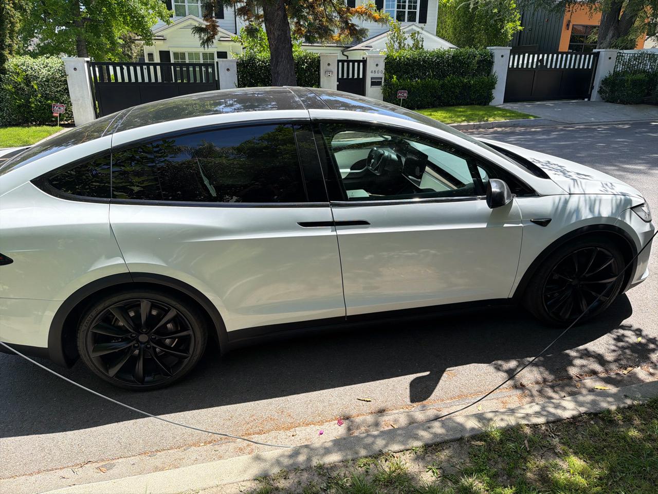Tesla Model X  2023