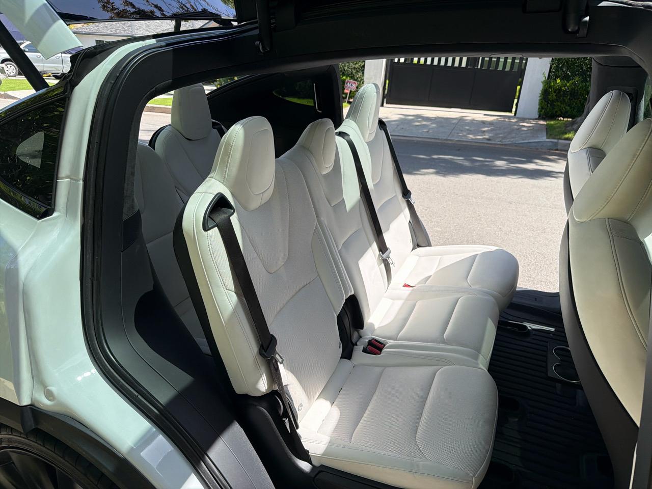 Tesla Model X  2023