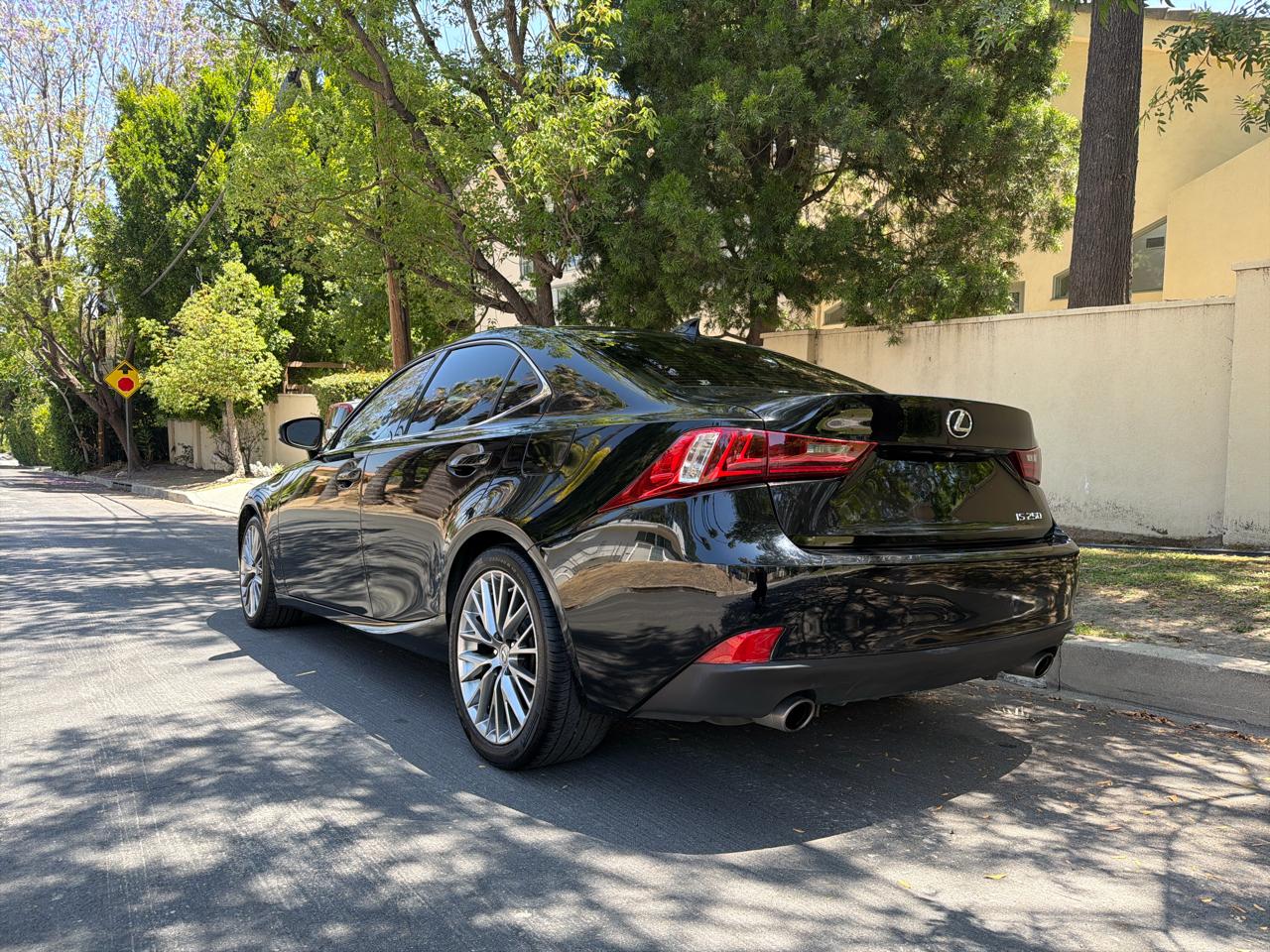 Lexus IS 250 4dr Sport Sdn Auto RWD 2014