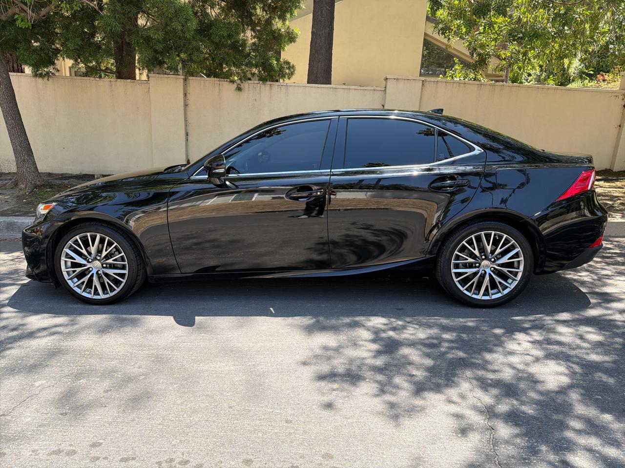 Lexus IS 250 4dr Sport Sdn Auto RWD 2014