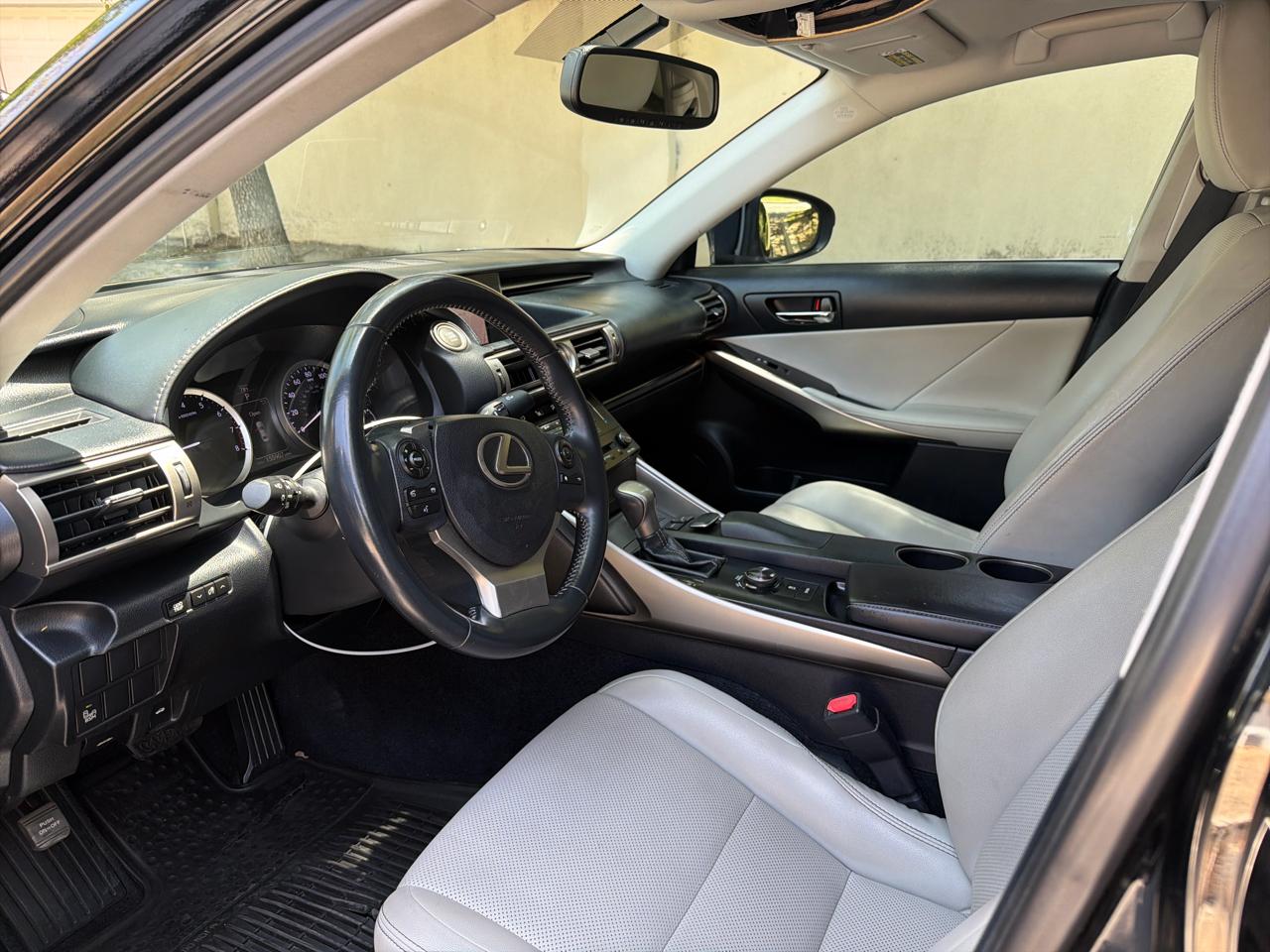 Lexus IS 250 4dr Sport Sdn Auto RWD 2014