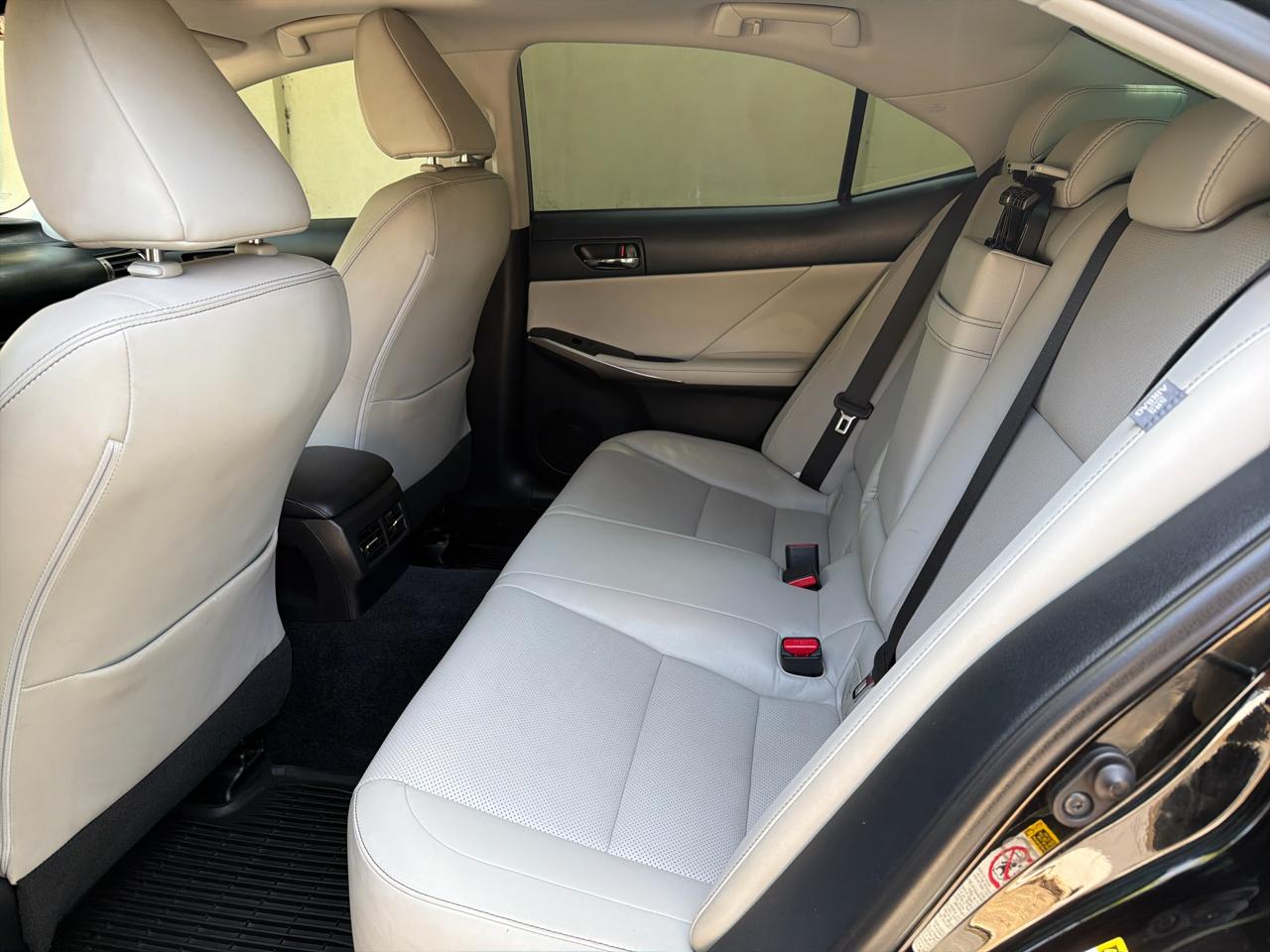 Lexus IS 250 4dr Sport Sdn Auto RWD 2014