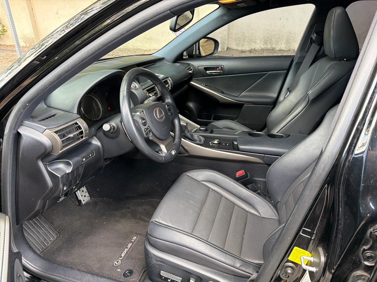 Lexus IS 250 4dr Sport Sdn RWD 2015