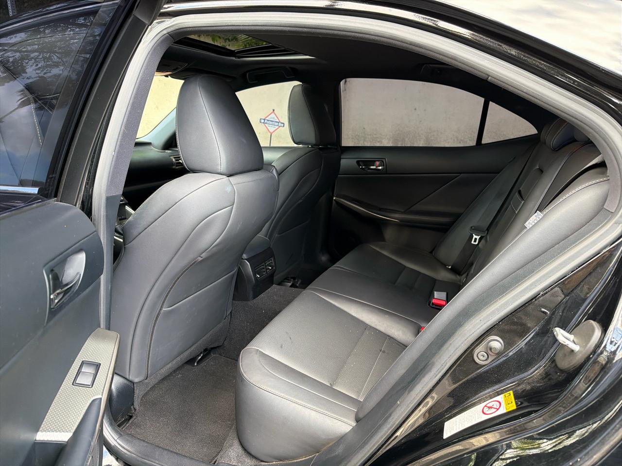 Lexus IS 350 4dr Sdn RWD 2014