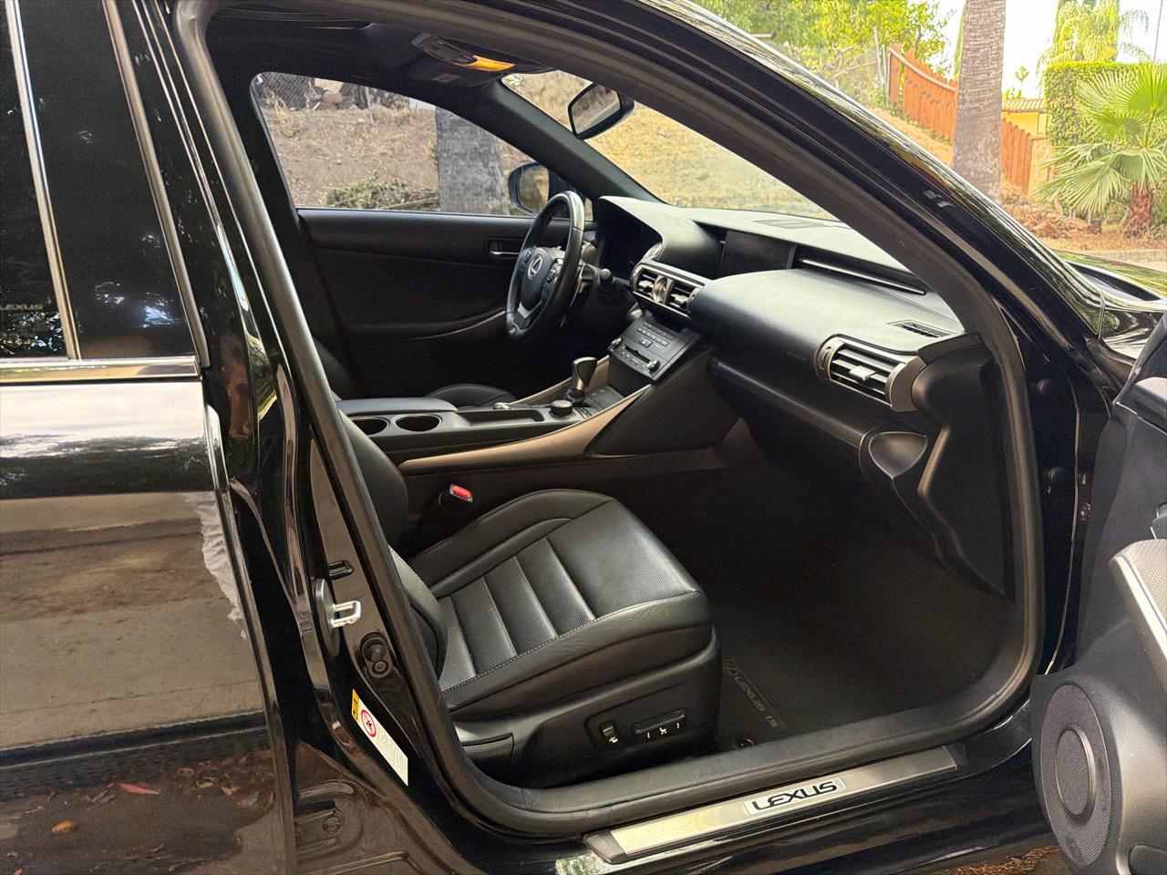 Lexus IS 350 4dr Sdn RWD 2014