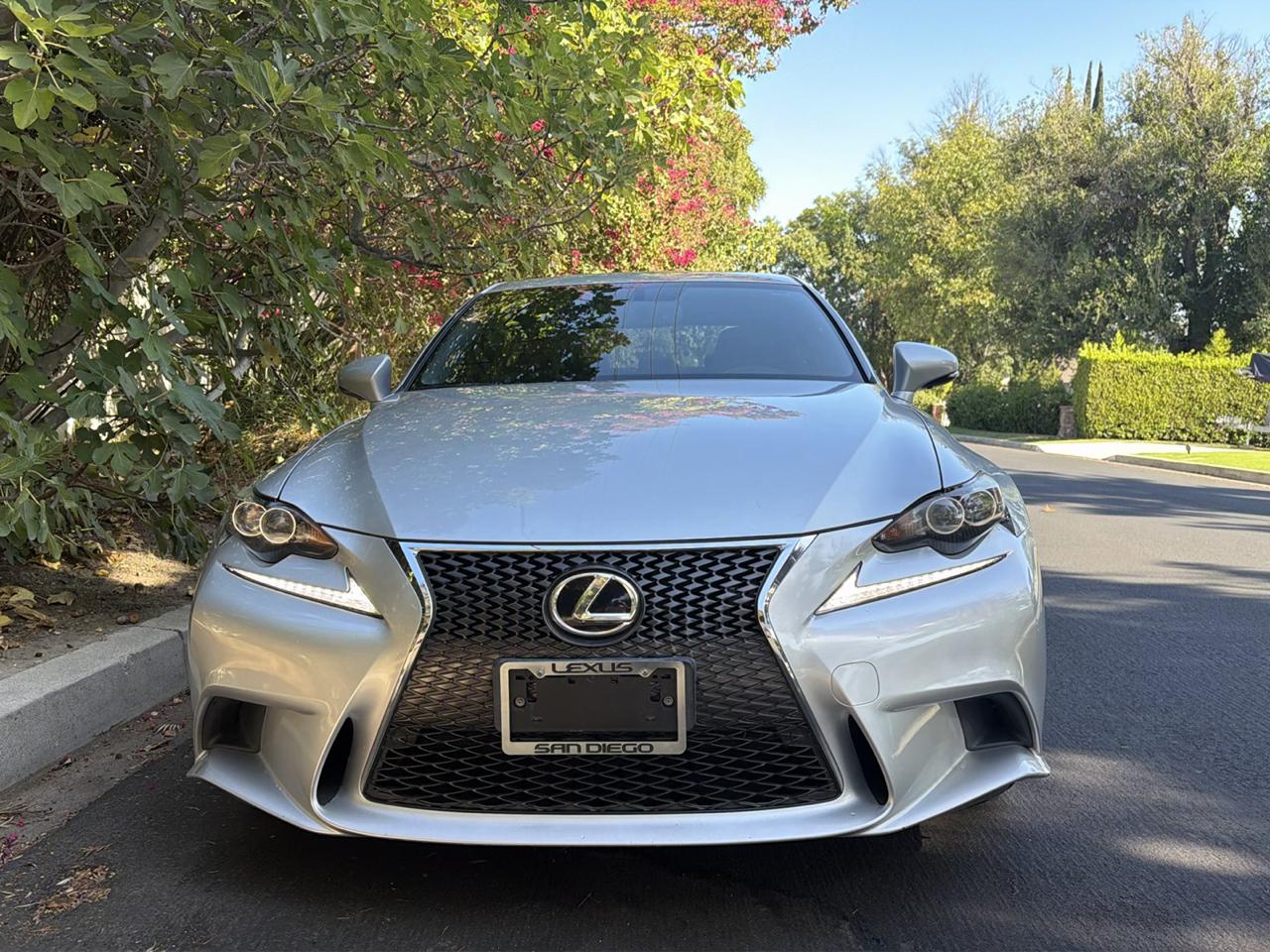 Lexus IS 200t 4dr Sdn 2016
