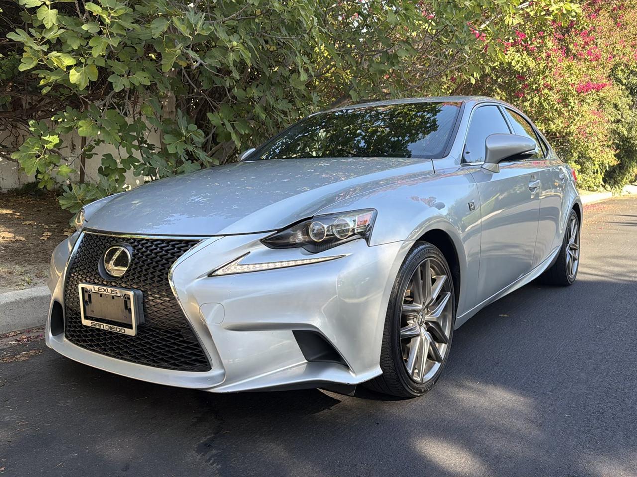 Lexus IS 200t 4dr Sdn 2016