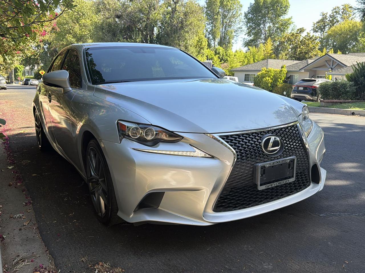 Lexus IS 200t 4dr Sdn 2016