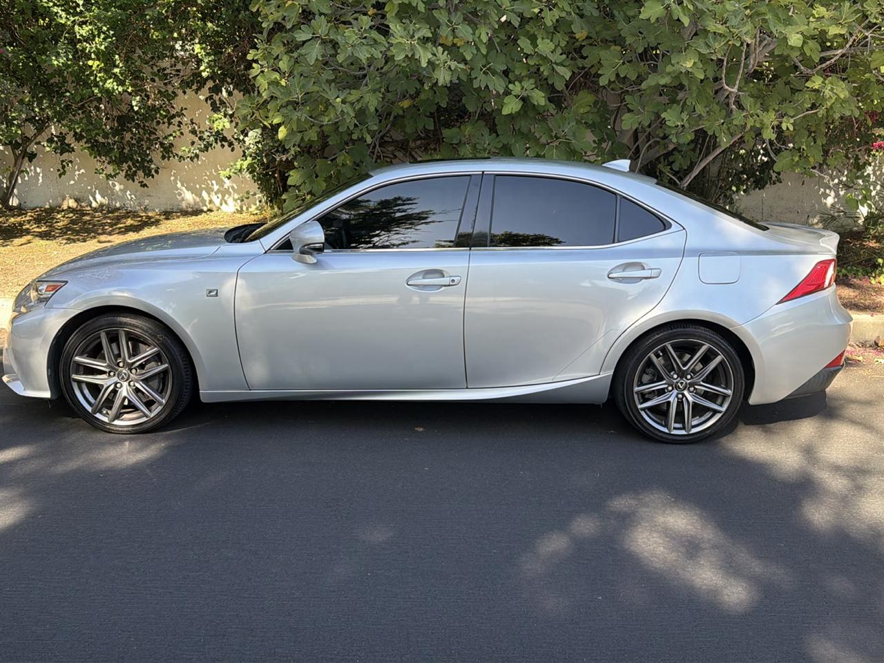 Lexus IS 200t 4dr Sdn 2016