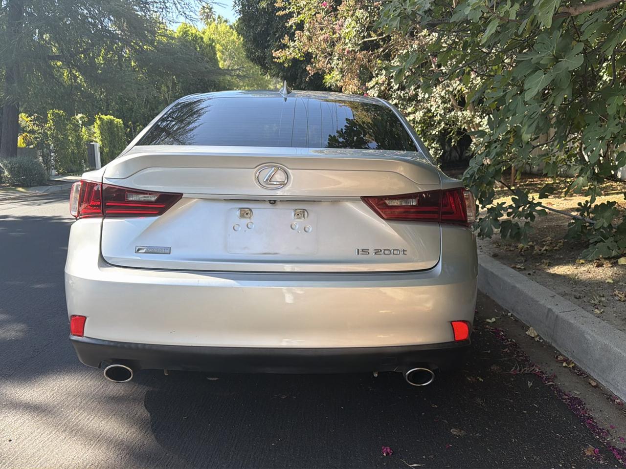 Lexus IS 200t 4dr Sdn 2016