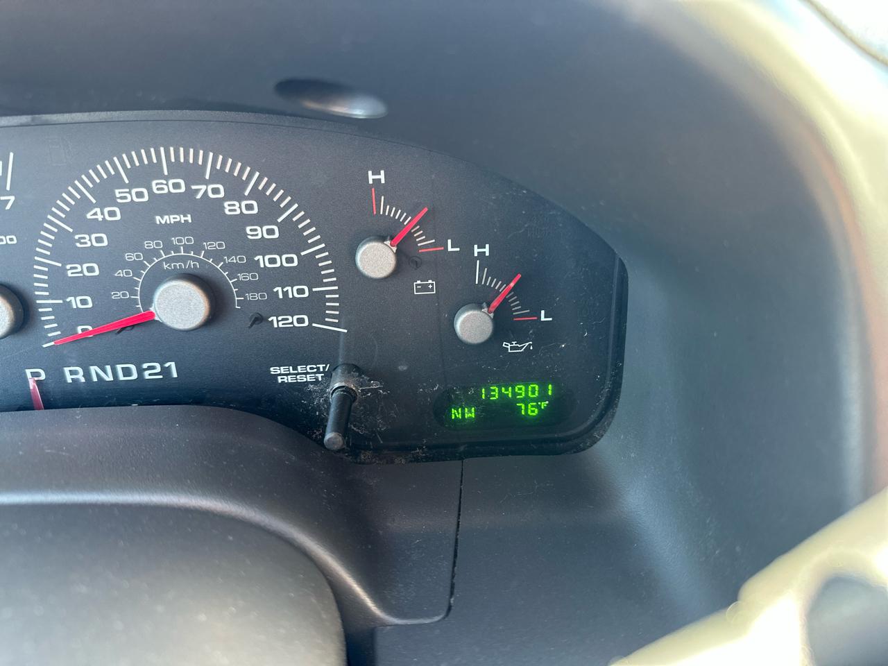 Ford Expedition XLT 4.6L 4WD 2004