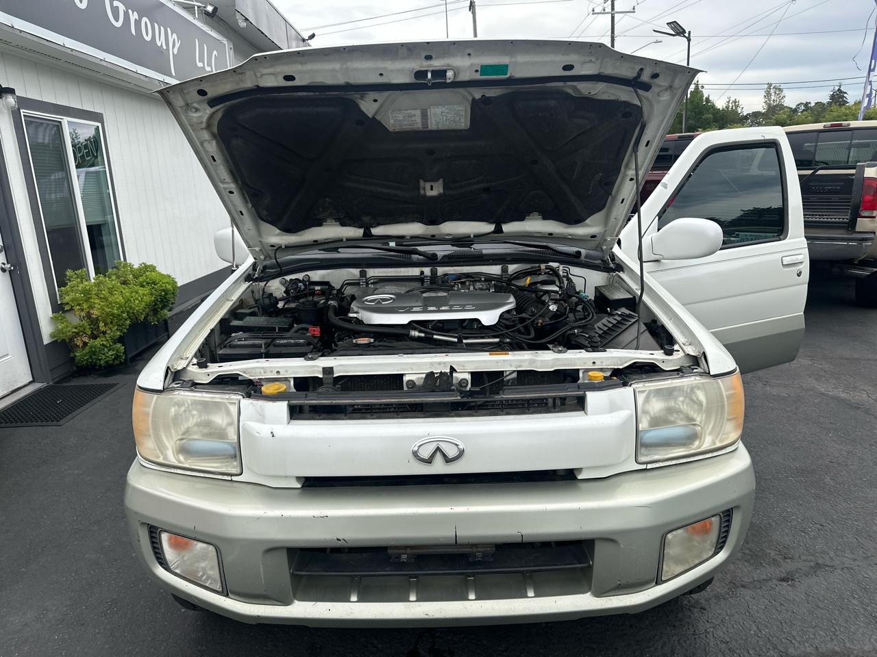 Infiniti QX4 4WD 2003