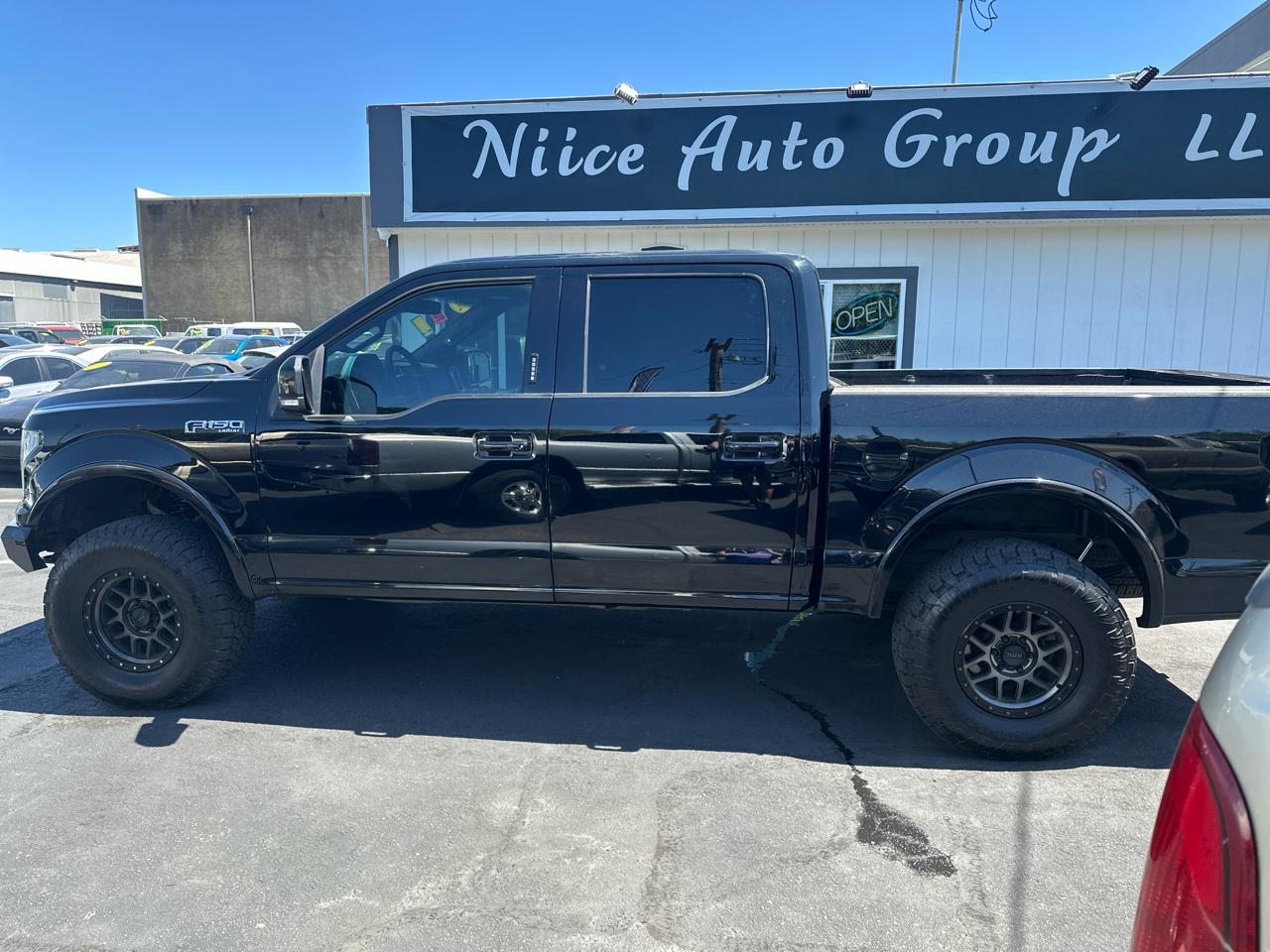 Ford F-150 4WD SuperCrew 150" Lariat 2016