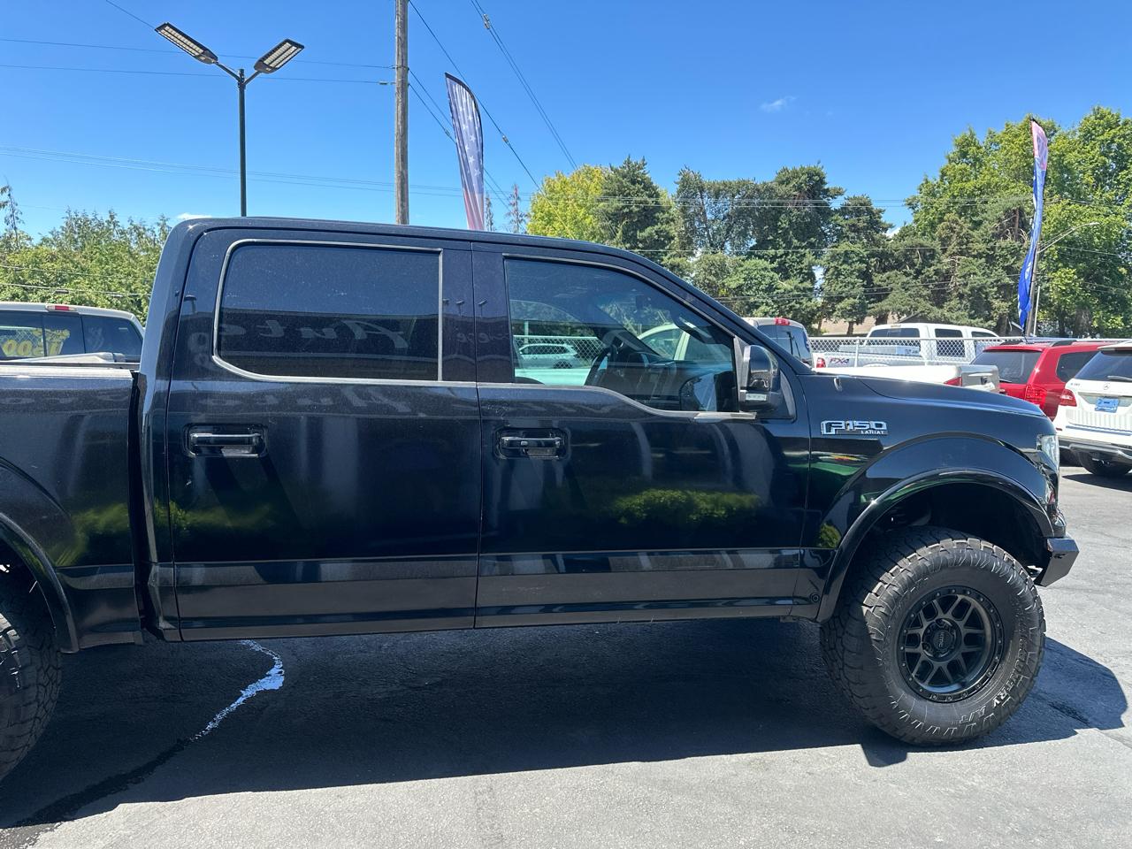 Ford F-150 4WD SuperCrew 150" Lariat 2016