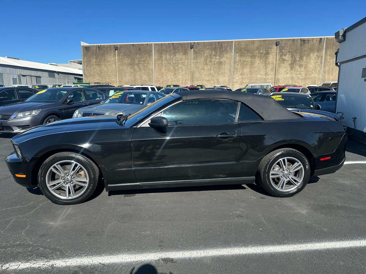Ford Mustang V6 Convertible 2012