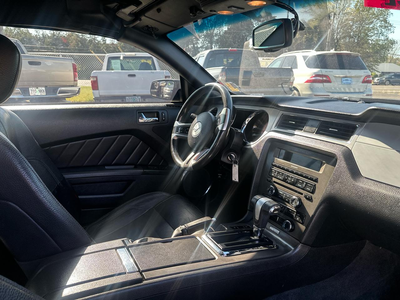 Ford Mustang V6 Convertible 2012