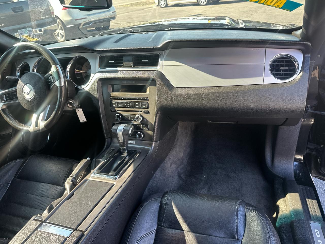 Ford Mustang V6 Convertible 2012