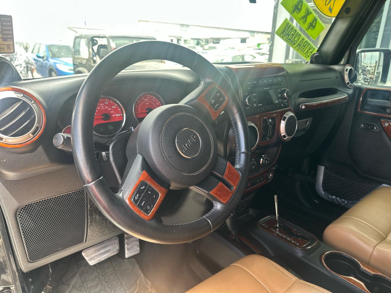 Jeep Wrangler Unlimited Sahara 4WD 2011